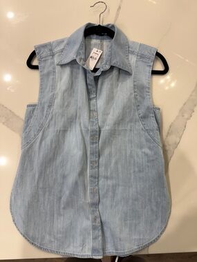 Express Sleeveless Light Wash Denim Shirt - Light Blue